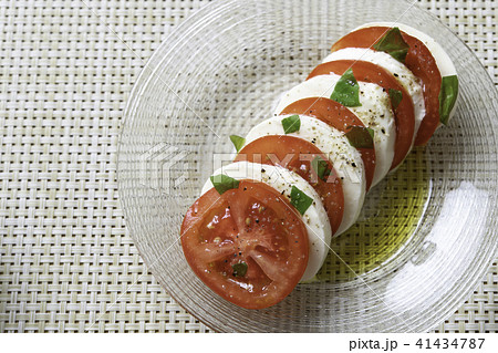 トマトとモッツァレラチーズのカプレーゼ 41434787