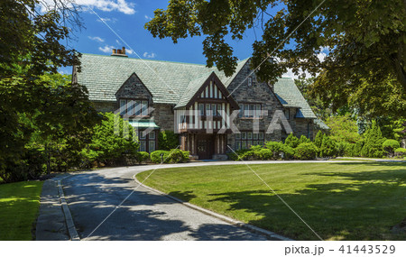 Custom built luxury house in the suburbs of Toronto, Canada. 41443529