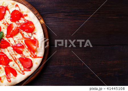Fruit strawberry pizza background. 41445108