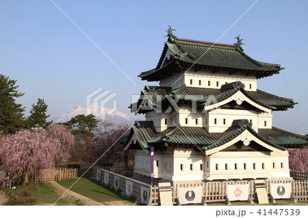 弘前城と岩木山 弘前城と岩木山 41447539