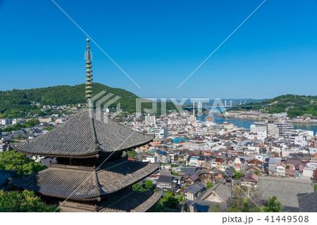 尾道の街並みと天寧寺の三重塔 尾道の街並みと天寧寺の三重塔 41449508