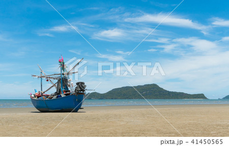 FishingBoat SamRoiYodBeach PrachuapKhiriKhan Thai 41450565