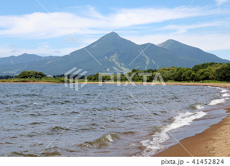磐梯山と猪苗代湖の写真素材