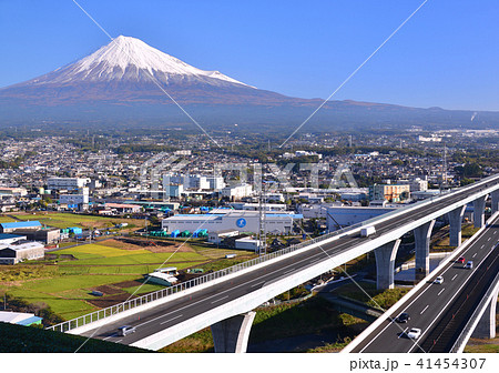 新東名と富士山-6811 41454307