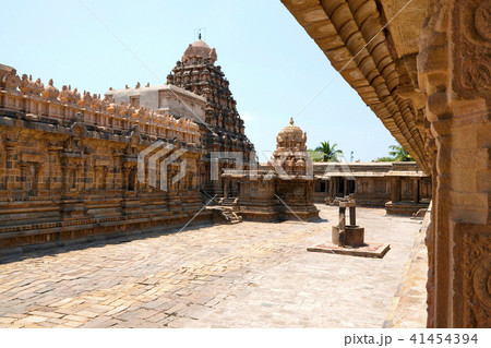 View from North cloister Airavatesvara Temple 41454394