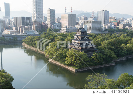 広島城全景と広島市街 41456921