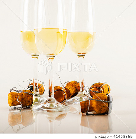 luxurious champagne in a glass 41458369
