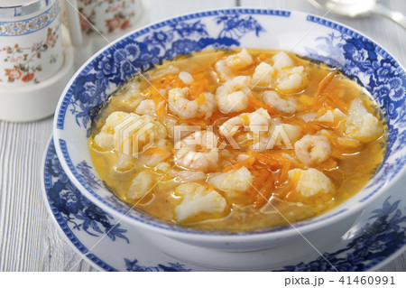 Cauliflower soup with shrimps Cauliflower soup with shrimps 41460991