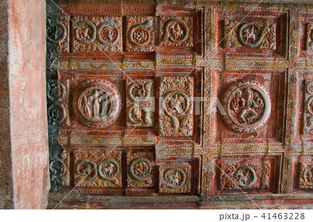Sun god & sun signs surrounding it on the ceiling 41463228