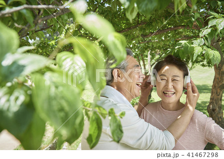 高齢者 老人 笑顔 41467298