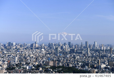 日本の東京都市景観　防衛省など、街並みを望む 41467405