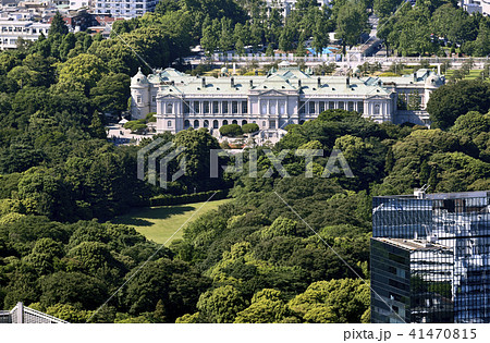日本の東京都市景観　迎賓館など、街並みを望む 41470815