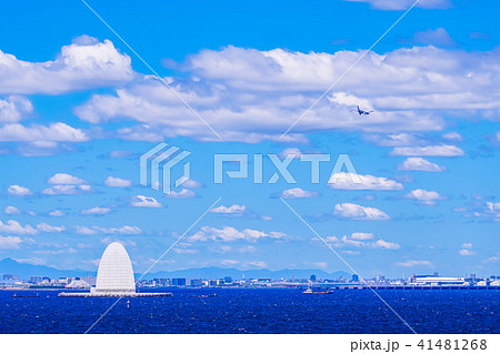 東京アクアライン 海ほたる から眺める 川崎側の 風の塔 の写真素材