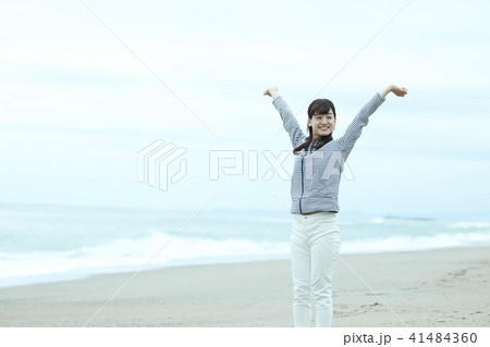 海と女性 海と女性 41484360