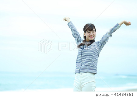 海と女性 海と女性 41484361