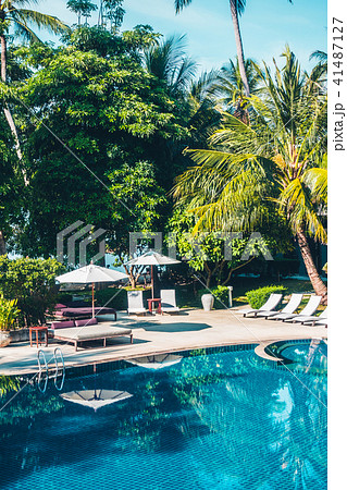 Beautiful luxury outdoor swimming pool 41487127