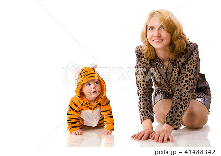 Mother and baby 41488342