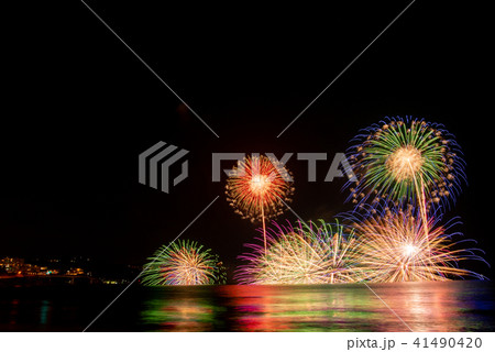 【神奈川県】湯河原温泉海上花火大会 41490420