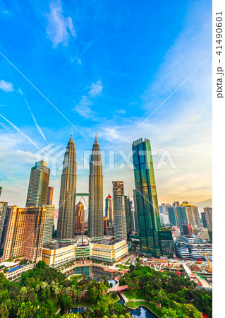 ペトロナスツインタワーの夕焼け 41490601