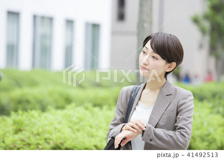 30代　ビジネスウーマン　 41492513