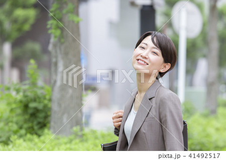 30代 ビジネスウーマン  30代 ビジネスウーマン  41492517