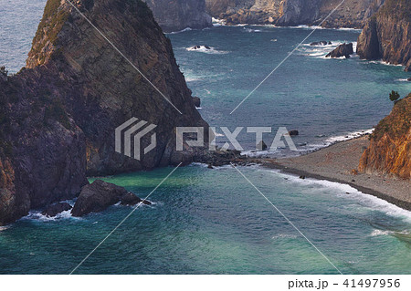 【静岡県・観光名所】千貫門と千貫門ビーチ 烏帽子山（奧側） 41497956