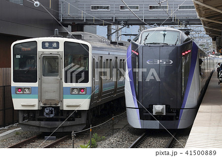 中央線特急あずさ号:E353系(小淵沢駅) 中央線特急あずさ号:E353系(小淵沢駅) 41500889