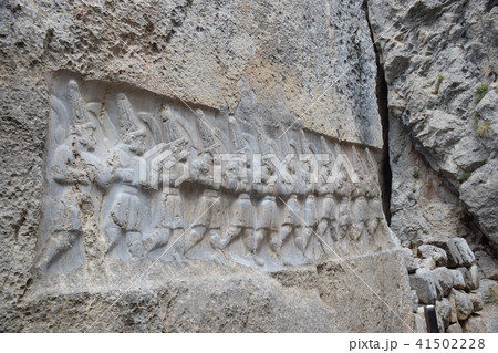 トルコ　世界遺産　ボアズカレ　ハッツゥシャ　ヤズルカ岩陰神殿　ROOMB１２人の神レリーフ 41502228