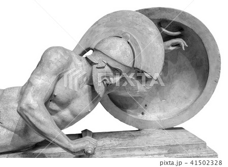 Warrior in helmet statue isolated on white background 41502328