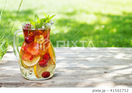 Homemade lemonade or sangria Homemade lemonade or sangria 41502752