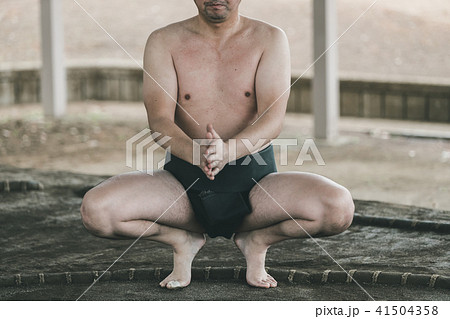 Sumo wrestling 41504358