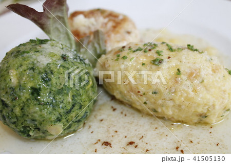 Tyrolean traditional dish, knodel or canederli Tyrolean traditional dish, knodel or canederli 41505130