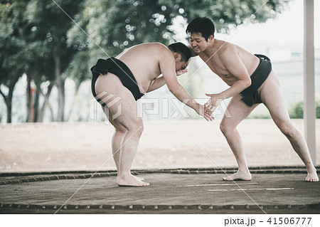 Sumo wrestling 41506777