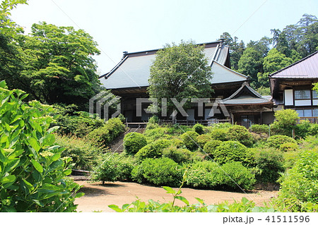 初夏の太平山大中寺（本堂と油坂） 41511596