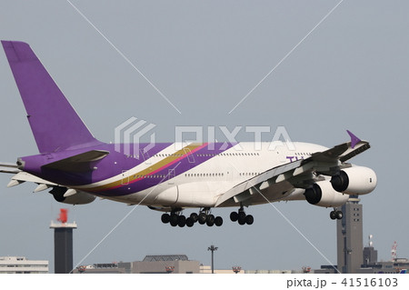 成田国際空港に着陸するA380 成田国際空港に着陸するA380 41516103