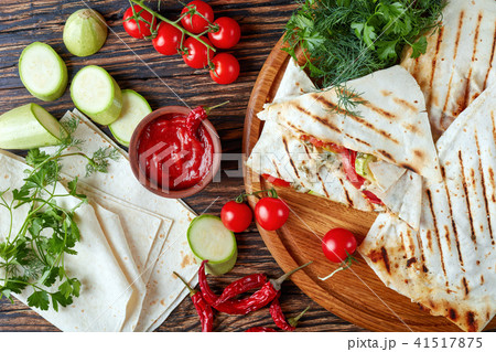 close-up of tasty grilled flatbread wraps 41517875