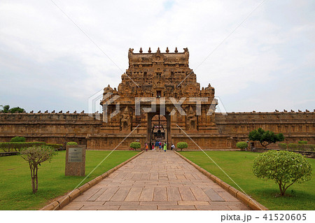 Rajarajan Tiruvasal, Third entrance gopura 41520605