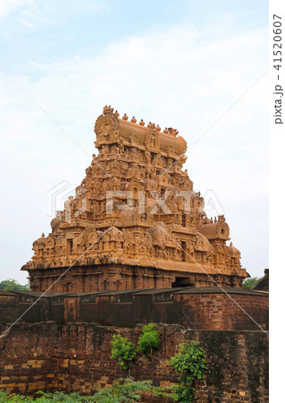 Entrance gopura, Brihadisvara Temple, Tanjore Entrance gopura, Brihadisvara Temple, Tanjore 41520607