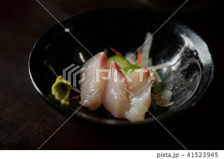 刺身　小鉢　沖縄　切り身　山葵　魚　魚介　海産　シーフード　和食　食べ物 41523945