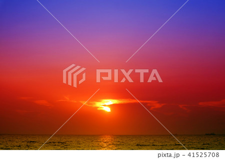 last light of sunset back silhouette cloud evening 41525708