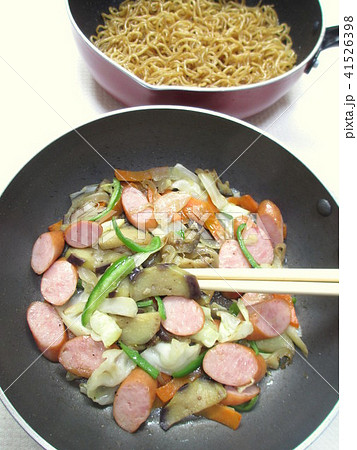 ソース焼きそば 麺と具材を別々に炒める(ベチャッとならない作り方) ソース焼きそば 麺と具材を別々に炒める(ベチャッとならない作り方) 41526398
