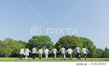 シニア 同窓会 公園 青空 シニア 同窓会 公園 青空 41527072