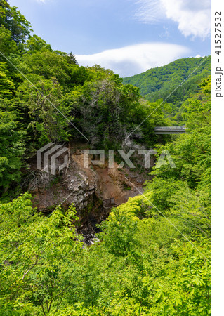 栃木県日光市 川俣 間欠泉 噴出前(5月) 栃木県日光市 川俣 間欠泉 噴出前(5月) 41527532
