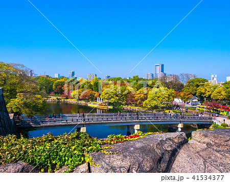 秋の大阪城公園と極楽橋 41534377
