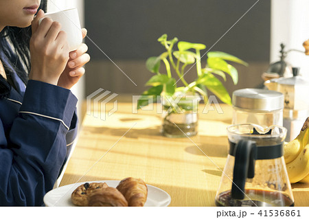 女性　ライフスタイル　朝食 41536861