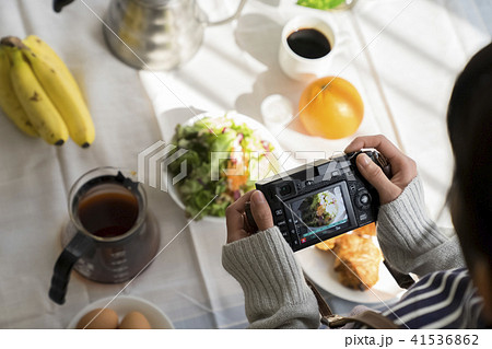 女性 ライフスタイル 料理写真 女性 ライフスタイル 料理写真 41536862