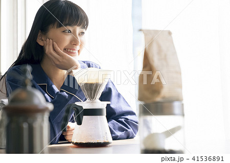 女性 リラックス 女性 リラックス 41536891