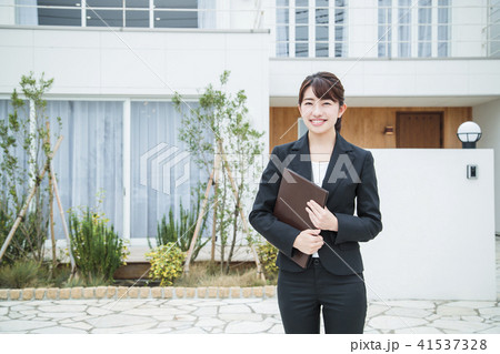 不動産 ビジネス 女性 不動産業 リノベーション リフォーム 不動産 ビジネス 女性 不動産業 リノベーション リフォーム 41537328