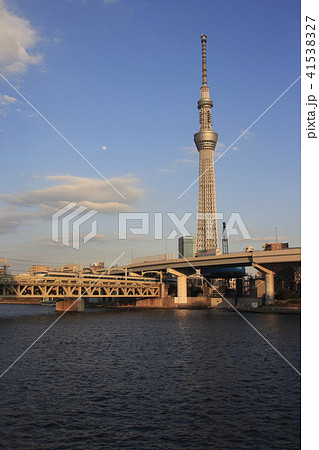 冬場れの東京スカイツリーと東武鉄道 41538327