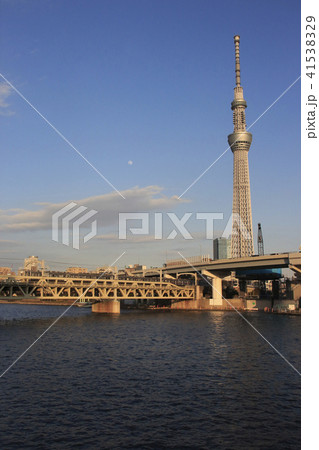 冬場れの東京スカイツリーと東武鉄道 冬場れの東京スカイツリーと東武鉄道 41538329